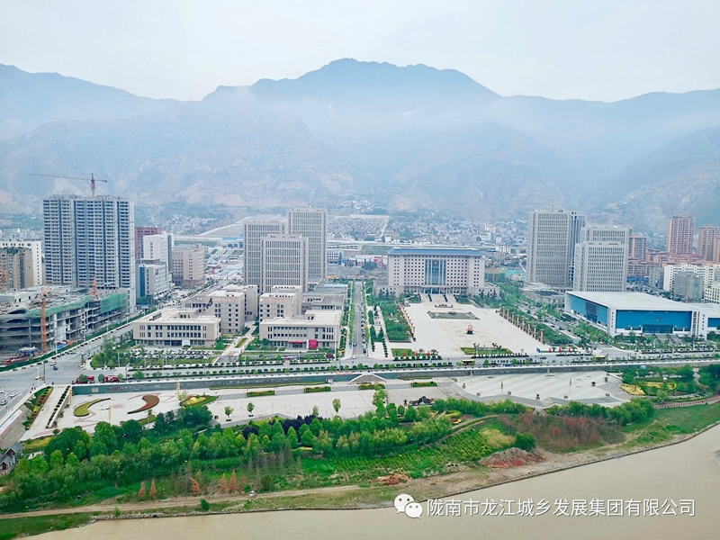 匠心傾注、喜封金頂——龍江?雙子座商住小區(qū)主體順利封頂