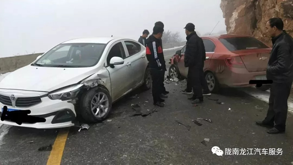 金錘鈑金，銀槍噴漆！龍江汽修值得信賴！