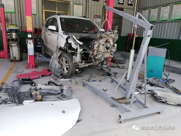 金錘鈑金，銀槍噴漆！龍江汽修值得信賴！