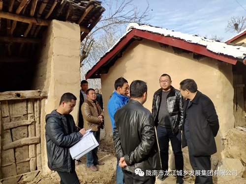 市龍江集團在文縣橋頭鎮(zhèn)安子坡村開展“解難題、辦實事、送溫暖”活動